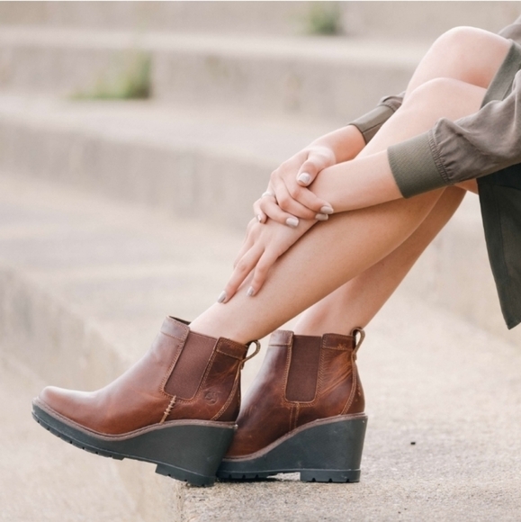Timberland Kellis Brown Nubuck Suede Leather Wedge Chelsea Ankle Boots Booties - Picture 1 of 9